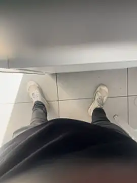 Snapshot of kamo012000 chatting on April 2026 02:33:01 PM kamo012000 online show from April 2026 02:33:01 PM