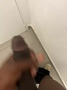 Snapshot of kamo012000 chatting on April 2026 10:27:02 AM kamo012000 online show from April 2026 10:27:02 AM