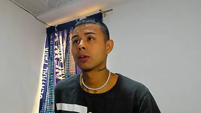 Snapshot of _Logan_Colton_ chatting on October 2025 06:39:02 PM Logan Colton online show from October 2025 06:39:02 PM