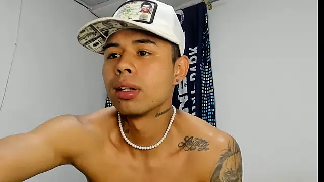 Snapshot of _Logan_Colton_ chatting on December 2025 11:20:01 PM Logan Colton online show from December 2025 11:20:01 PM