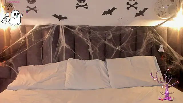 Sophie Smith19  online show from October 2025 03:33:02 PM