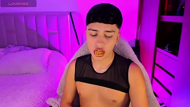 Snapshot of Matheewx_m chatting on April 2026 01:19:01 AM Matheewx m online show from April 2026 01:19:01 AM