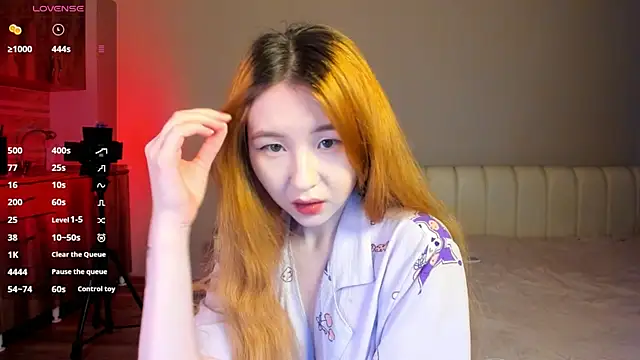 Clarity Yumi online show from November 2025 12:09:02 PM