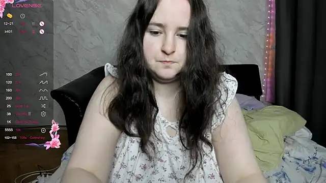 Snapshot of alice_allens chatting on December 2025 03:07:01 PM alice allens online show from December 2025 03:07:01 PM