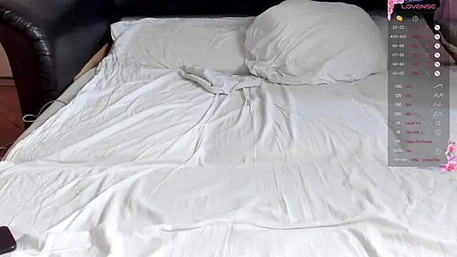 Snapshot of alice_allens chatting on April 2026 05:35:01 AM alice allens online show from April 2026 05:35:01 AM