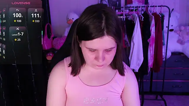 Snapshot of AmyVibess chatting on May 2026 06:04:02 PM AmyVibess online show from May 2026 06:04:02 PM