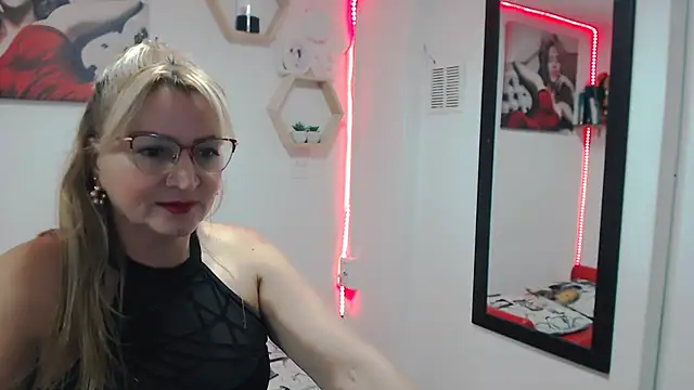 Snapshot of DIVAX_MONSERRAT chatting on November 2025 08:05:01 PM DIVAX MONSERRAT online show from November 2025 08:05:01 PM