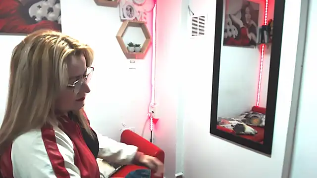 Snapshot of DIVAX_MONSERRAT chatting on November 2025 08:58:01 PM DIVAX MONSERRAT online show from November 2025 08:58:01 PM