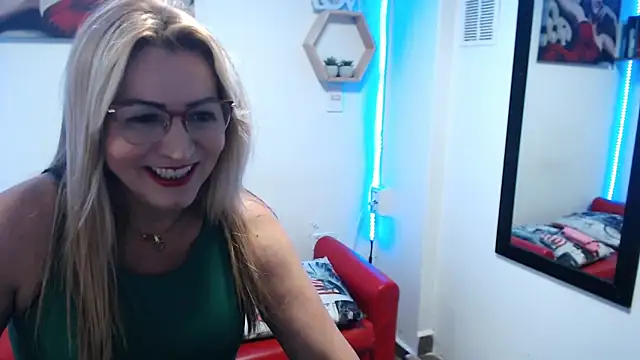 Snapshot of DIVAX_MONSERRAT chatting on November 2025 08:10:01 PM DIVAX MONSERRAT online show from November 2025 08:10:01 PM