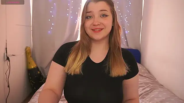 Snapshot of CuteSharloti chatting on June 2026 04:09:02 PM CuteSharloti online show from June 2026 04:09:02 PM