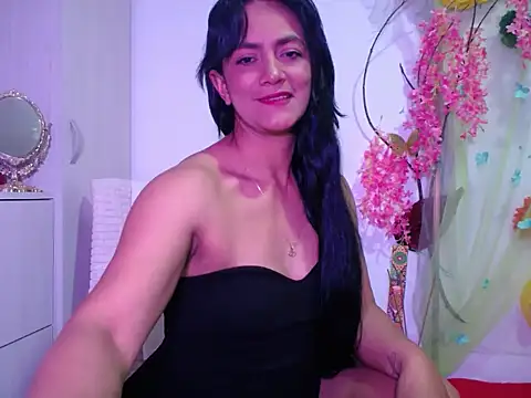 Snapshot of FernandaRui chatting on September 2025 09:17:02 PM FernandaRui online show from September 2025 09:17:02 PM