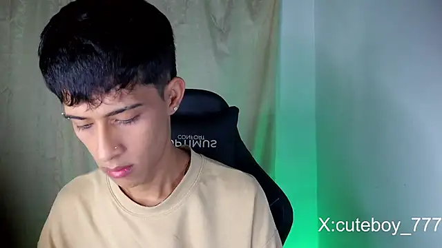 Snapshot of Danny_cute_05 chatting on March 2026 12:27:02 AM Danny cute 05 online show from March 2026 12:27:02 AM
