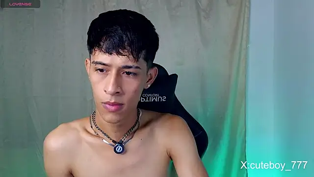 Snapshot of Danny_cute_05 chatting on April 2026 03:45:02 AM Danny cute 05 online show from April 2026 03:45:02 AM