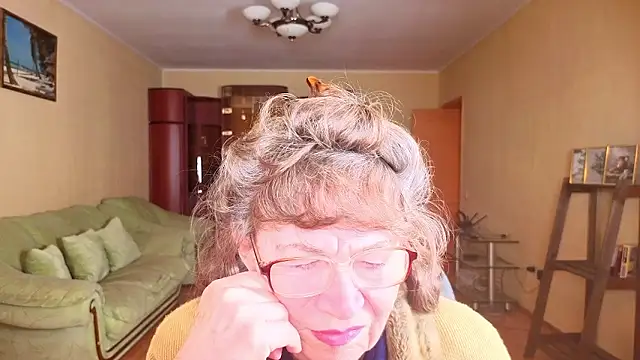 Betty Brick online show from January 2026 01:39:01 PM