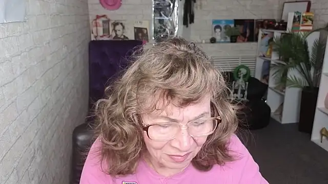 Betty Brick online show from April 2026 01:56:02 PM