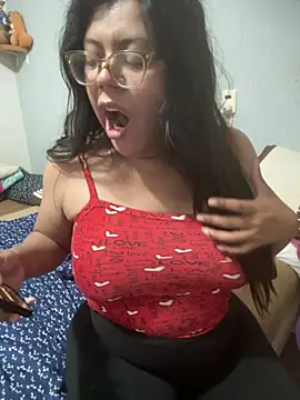 Snapshot of karysweetbeaury chatting on February 2026 07:32:01 PM karysweetbeaury online show from February 2026 07:32:01 PM