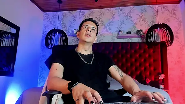 Dustin Sonne online show from June 2026 03:33:01 AM