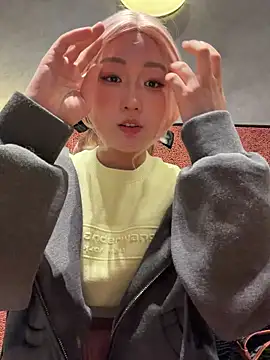 Snapshot of winter11 chatting on November 2025 04:44:02 AM winter11 online show from November 2025 04:44:02 AM