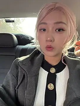 Snapshot of winter11 chatting on November 2025 01:50:02 AM winter11 online show from November 2025 01:50:02 AM