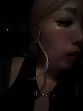 Snapshot of winter11 chatting on November 2025 03:35:01 PM winter11 online show from November 2025 03:35:01 PM