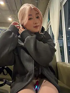 Snapshot of winter11 chatting on November 2025 09:01:02 AM winter11 online show from November 2025 09:01:02 AM