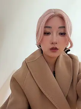 Snapshot of winter11 chatting on December 2025 01:11:02 AM winter11 online show from December 2025 01:11:02 AM