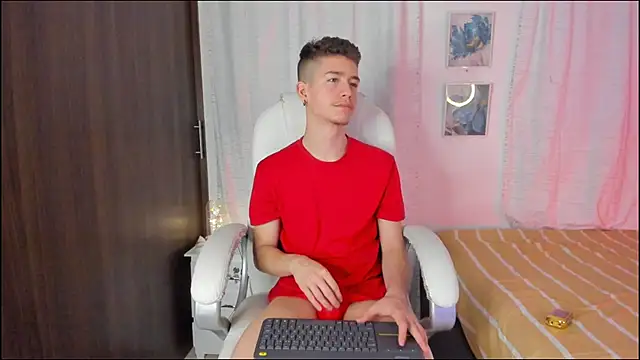 Snapshot of ThiagooJames chatting on September 2025 03:18:02 AM ThiagooJames online show from September 2025 03:18:02 AM