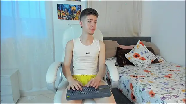 Snapshot of ThiagooJames chatting on October 2025 10:42:02 PM ThiagooJames online show from October 2025 10:42:02 PM