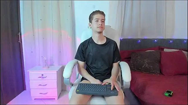 ThiagooJames online show from January 2026 03:32:01 AM