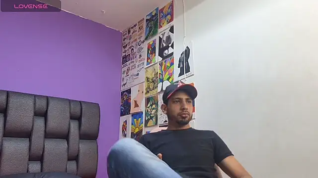 ashtoncooperr online show from October 2025 07:03:02 PM