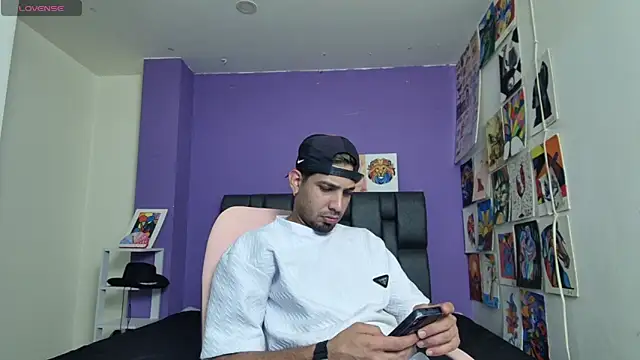 Snapshot of ashtoncooperr chatting on March 2026 04:42:01 PM ashtoncooperr online show from March 2026 04:42:01 PM