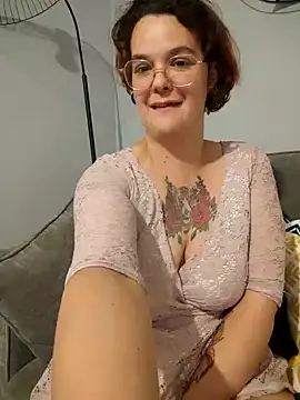 DadoTigresse online show from October 2025 07:03:01 PM