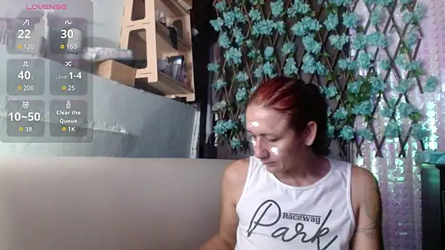 Snapshot of darling_hott chatting on March 2026 10:30:02 AM darling hott online show from March 2026 10:30:02 AM