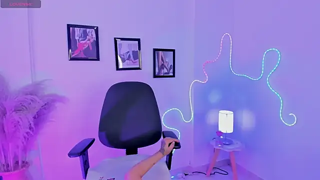 Snapshot of brithanygate chatting on April 2026 01:47:02 PM brithanygate online show from April 2026 01:47:02 PM