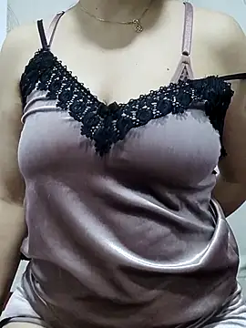 Snapshot of linakhalifa chatting on October 2025 12:24:02 AM linakhalifa online show from October 2025 12:24:02 AM