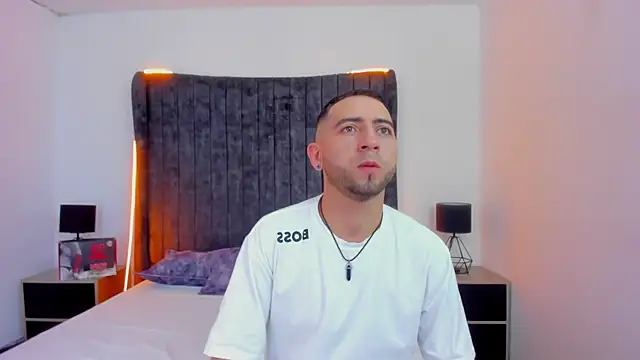 Snapshot of Lushian_ chatting on March 2026 04:43:01 PM Lushian online show from March 2026 04:43:01 PM