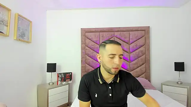 Snapshot of Lushian_ chatting on March 2026 04:44:01 PM Lushian online show from March 2026 04:44:01 PM