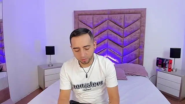 Snapshot of Lushian_ chatting on March 2026 04:06:02 PM Lushian online show from March 2026 04:06:02 PM