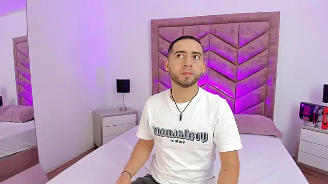 Snapshot of Lushian_ chatting on March 2026 03:12:02 PM Lushian online show from March 2026 03:12:02 PM