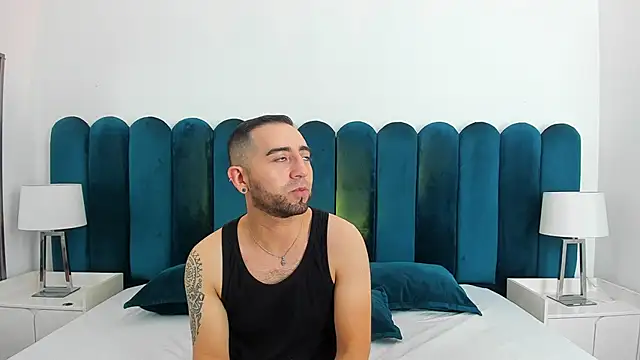 Snapshot of Lushian_ chatting on June 2026 04:20:01 PM Lushian online show from June 2026 04:20:01 PM