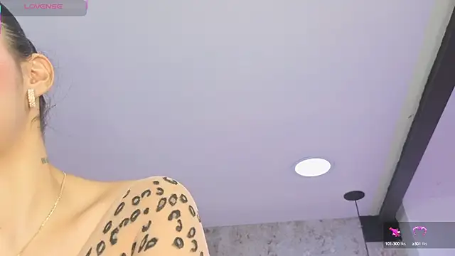 Snapshot of Saara_evans_ chatting on September 2025 08:14:01 PM Saara evans online show from September 2025 08:14:01 PM