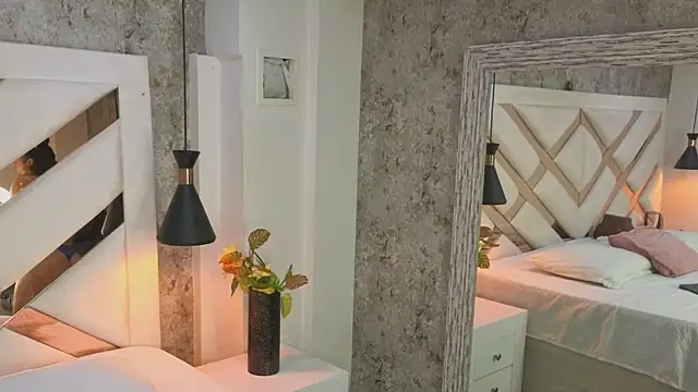 Snapshot of Saara_evans_ chatting on October 2025 07:58:02 PM Saara evans online show from October 2025 07:58:02 PM