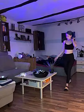 Seductively4 20 online show from October 2025 04:27:01 PM