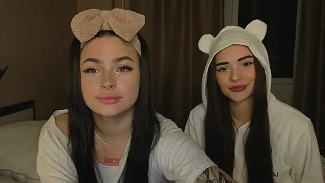 Snapshot of honey_____bunny chatting on September 2025 03:35:02 PM honey bunny online show from September 2025 03:35:02 PM