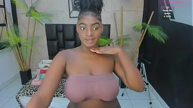 Snapshot of alana_bonny chatting on September 2025 12:27:02 PM alana bonny online show from September 2025 12:27:02 PM