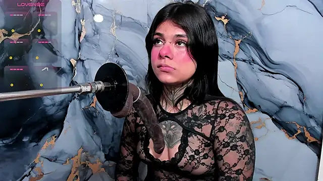 Emily Evo online show from November 2025 07:36:02 PM