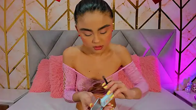 Snapshot of Cassidy_14 chatting on April 2026 08:14:01 PM Cassidy 14 online show from April 2026 08:14:01 PM