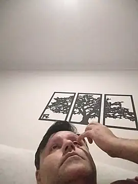 Snapshot of LeoMaduroSP chatting on November 2025 03:51:02 AM LeoMaduroSP online show from November 2025 03:51:02 AM