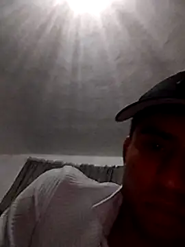 Snapshot of RSantilMorgt chatting on April 2026 01:14:01 AM RSantilMorgt online show from April 2026 01:14:01 AM