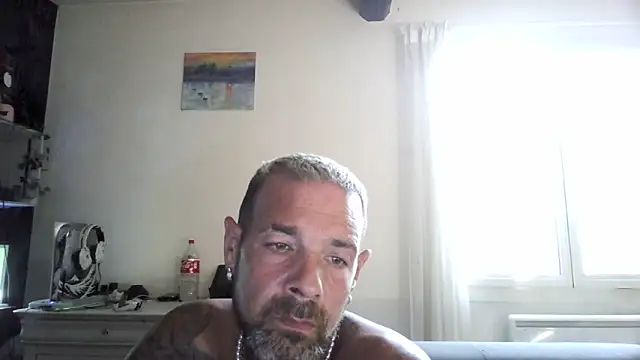 Snapshot of soumisdeblake83 chatting on June 2026 06:27:02 AM soumisdeblake83 online show from June 2026 06:27:02 AM